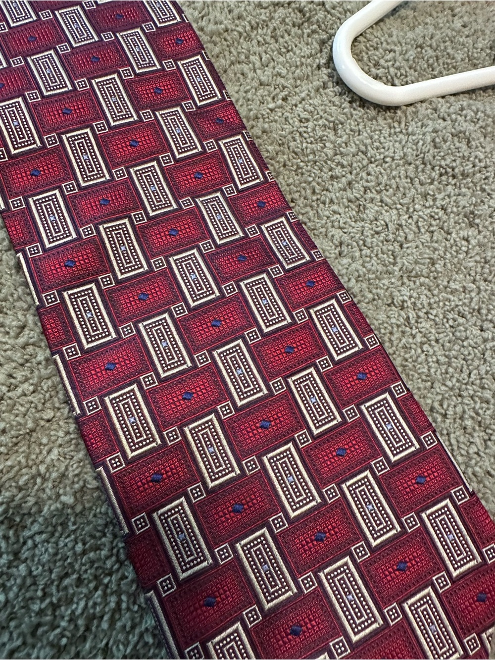 Jos A. Bank Men's Geometric Burgundy Pattern Tie - Classic Formal Accessory